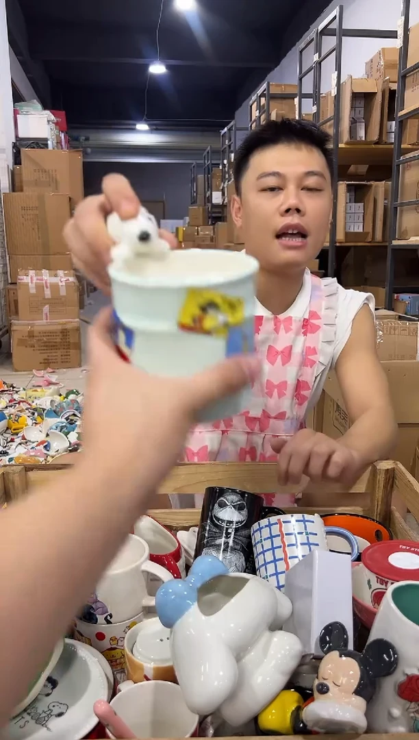瓷片史迪仔油桶笔筒