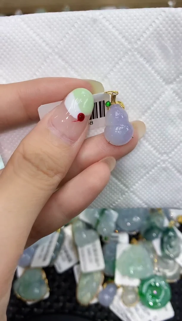 翡翠18K金镶嵌颈饰111111111111