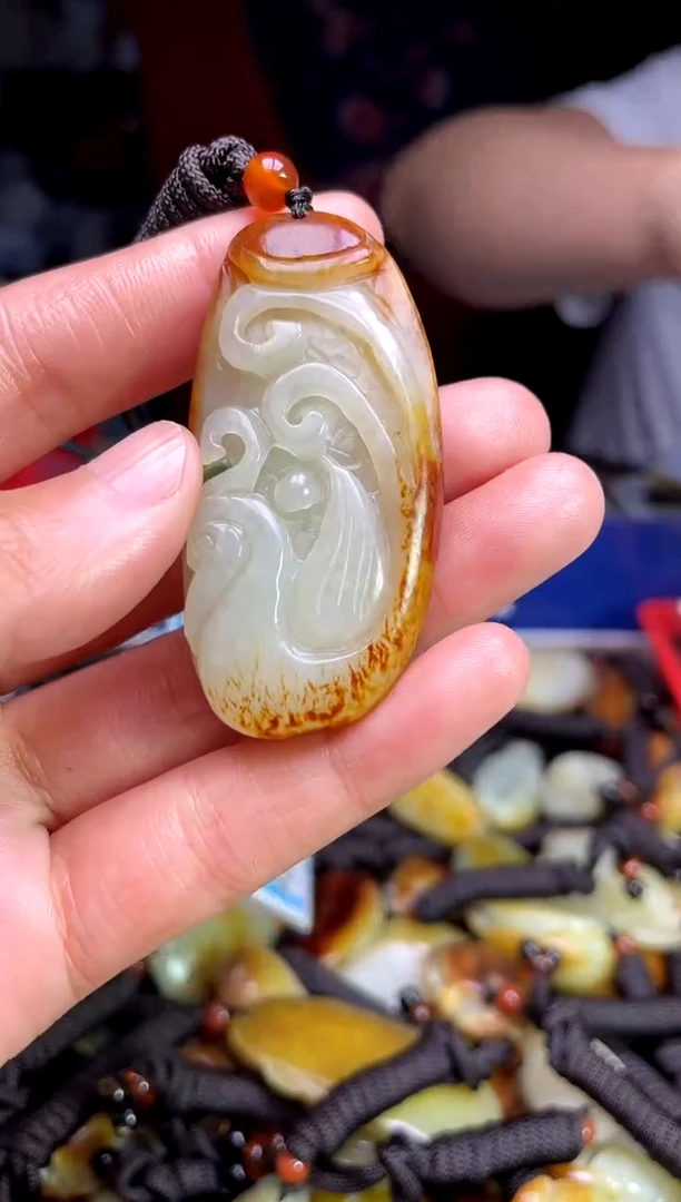 和田玉未镶嵌颈饰1