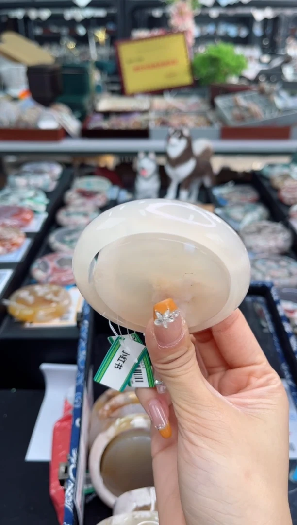 【闪购商品】石英质玉手镯未镶嵌57圈口（赠品镯心）1456221