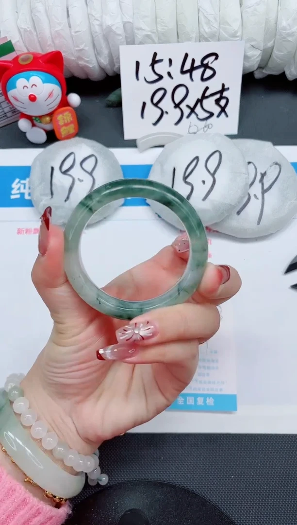 【闪购商品】石英质玉手镯未镶嵌42