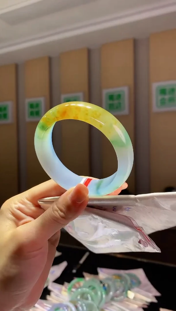 未镶嵌手镯翡翠-C71 圈口56.3 全款24万 定金2万