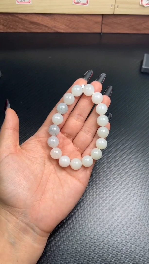 未镶嵌手串和田玉黑山微色差卡12j