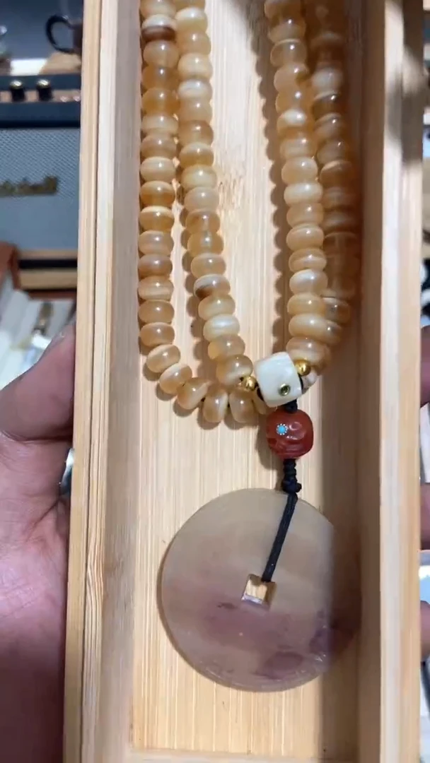 瓷片闪购商品 如图所示