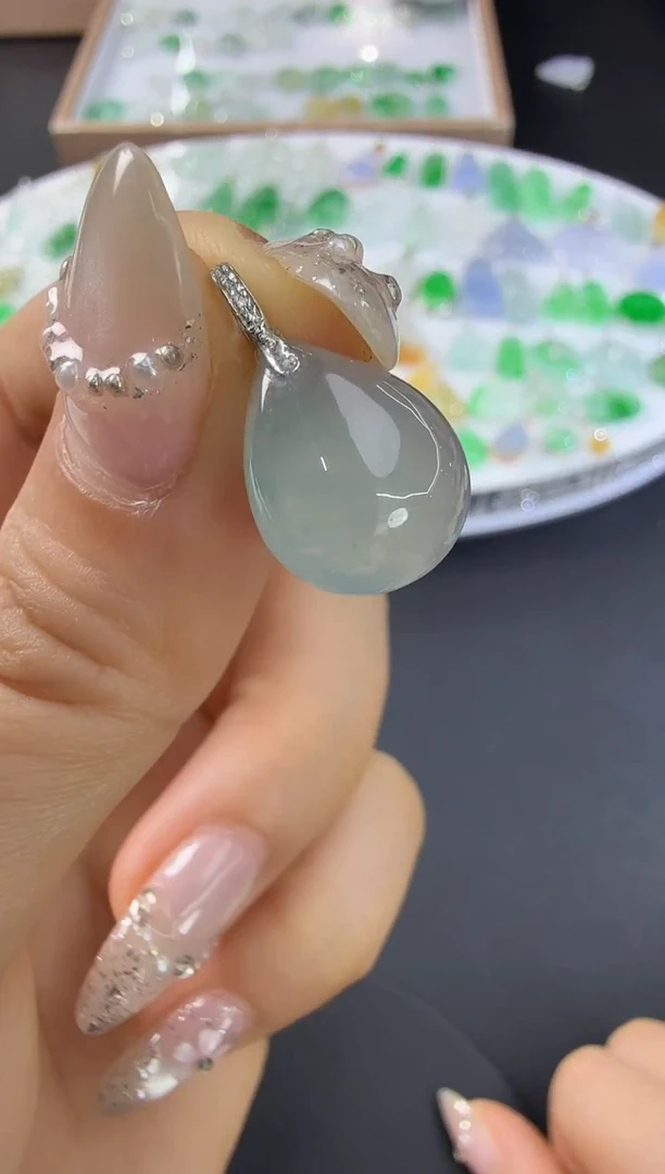 颈饰18K金镶嵌翡翠H1130-1501-274