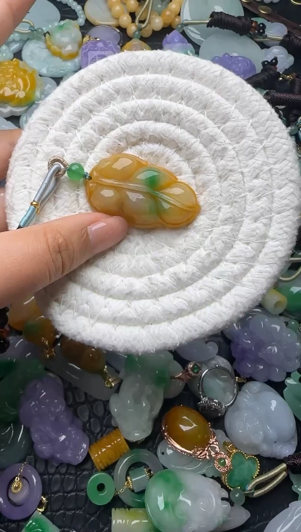 颈饰未镶嵌翡翠缅甸翡翠吊坠