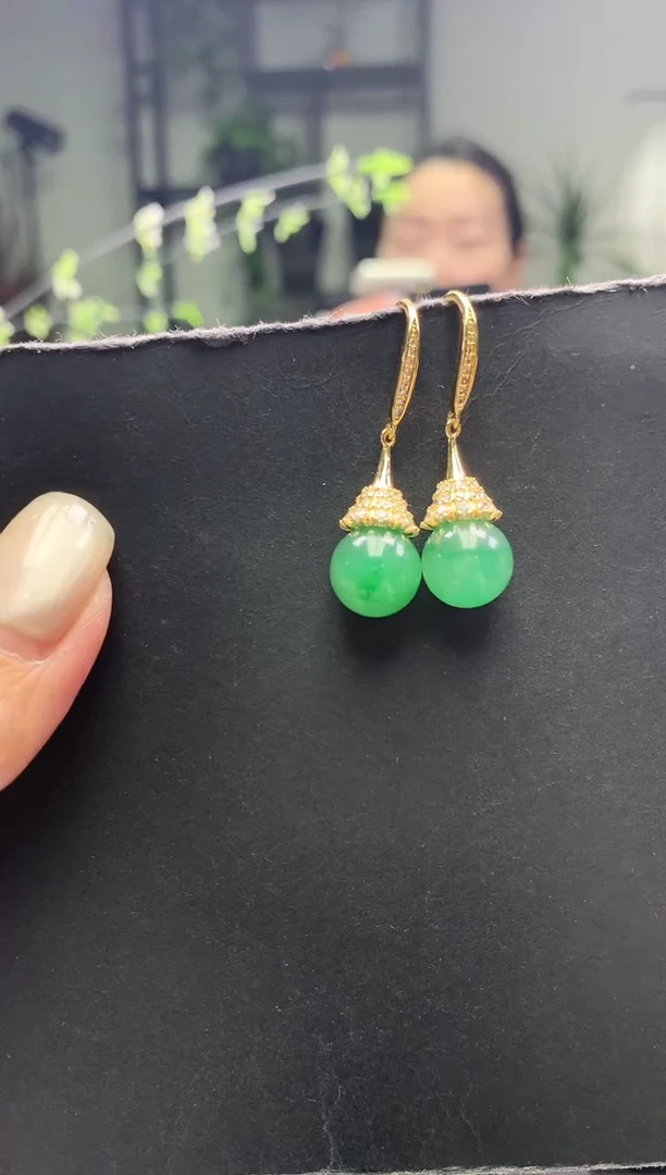 未镶嵌石英质玉耳坠耳坠