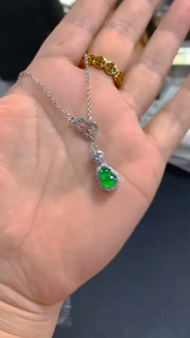 【闪购商品】翡翠吊坠(赠链)未镶嵌0279713018多样性发其一