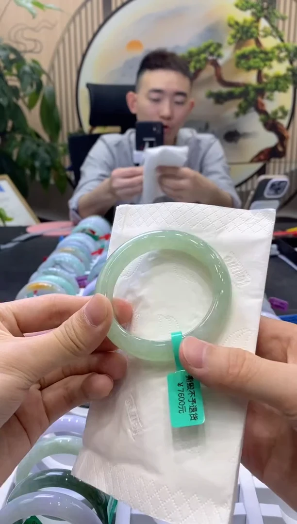 翡翠手镯未镶嵌00000009435
