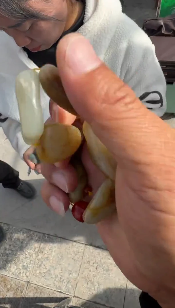 未镶嵌和田玉（糖玉）挂件和田玉