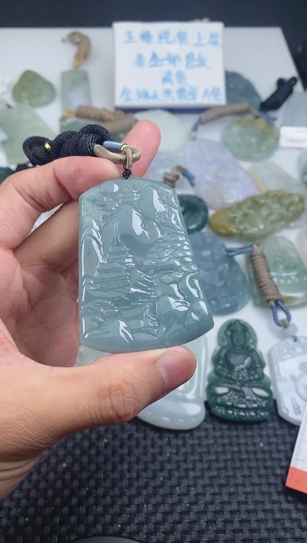 翡翠未镶嵌颈饰