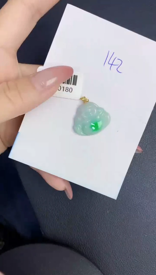 翡翠18K金镶嵌颈饰缅甸天然翡翠A货