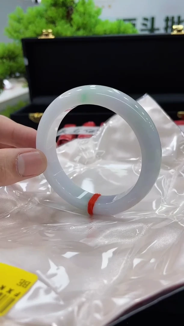 【闪购商品】翡翠手镯未镶嵌手镯
