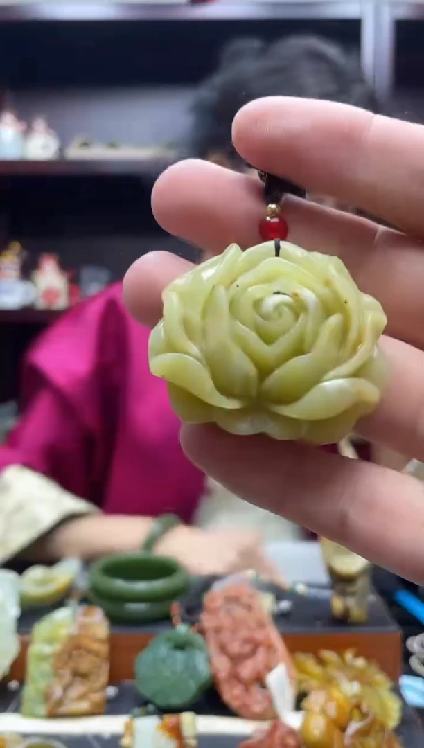 未镶嵌岫玉吊坠·
