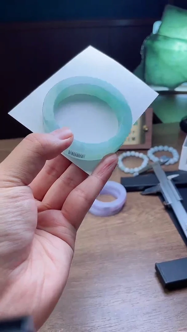 未镶嵌手镯定制翡翠?定制