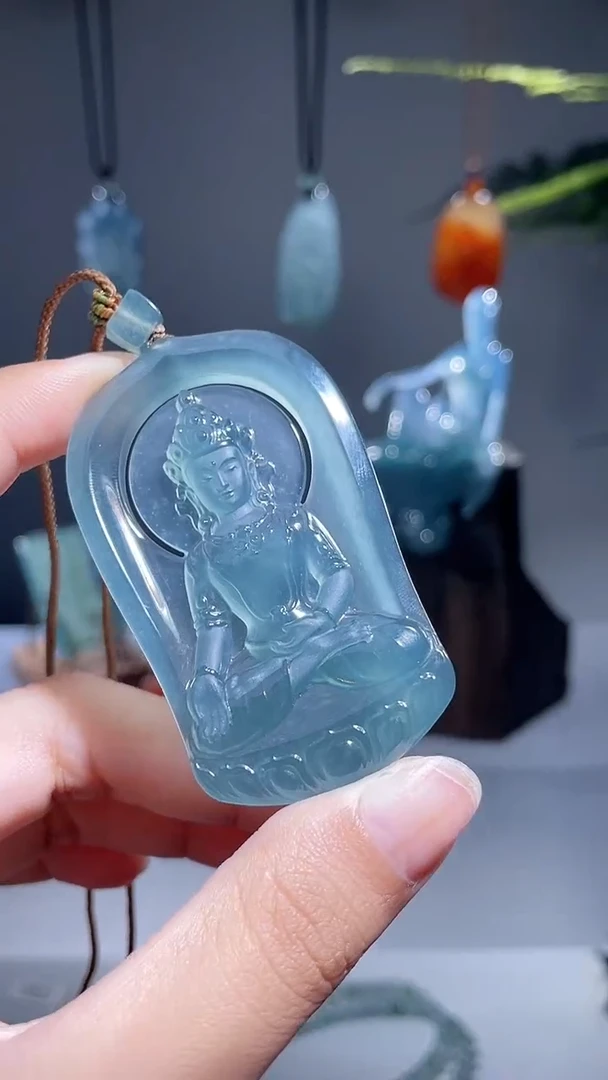 颈饰未镶嵌翡翠度母