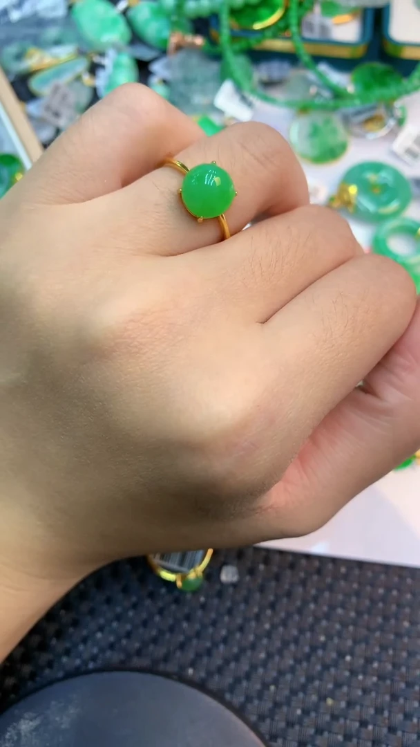 颈饰未镶嵌翡翠1