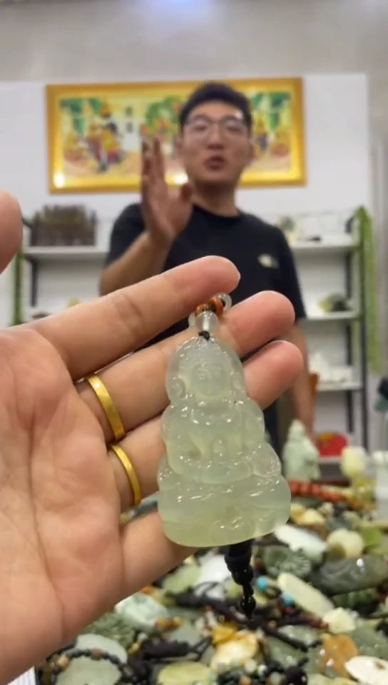 未镶嵌岫玉吊坠