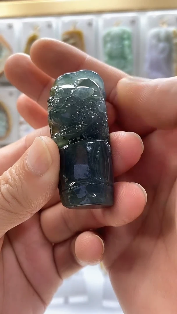 颈饰未镶嵌翡翠张*翡翠A货2025/10/09