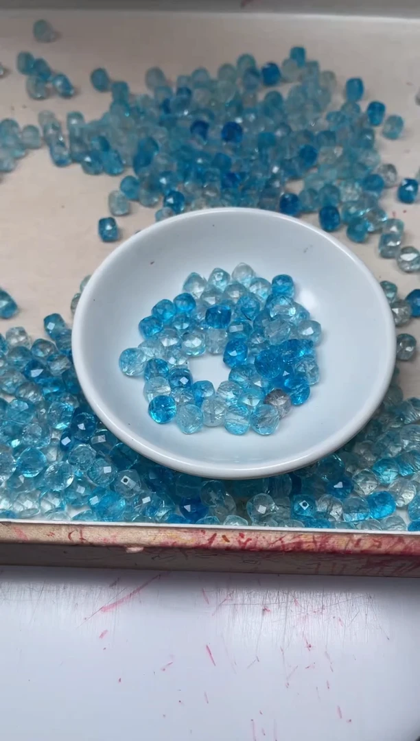 未镶嵌散珠托帕石D492蓝托 帕石方糖8mm25个15元