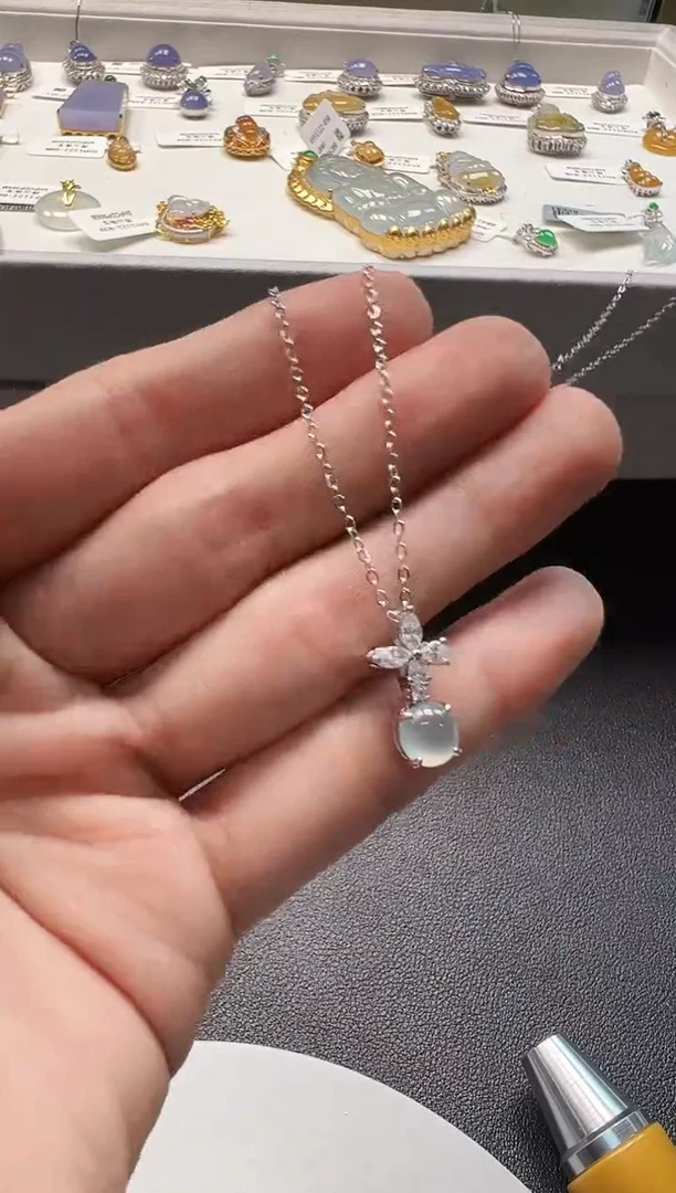 颈饰银S925镶嵌翡翠KJYD111601