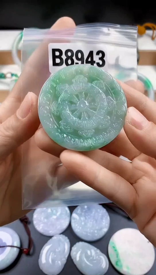 颈饰未镶嵌翡翠天然翡翠吊坠挂件