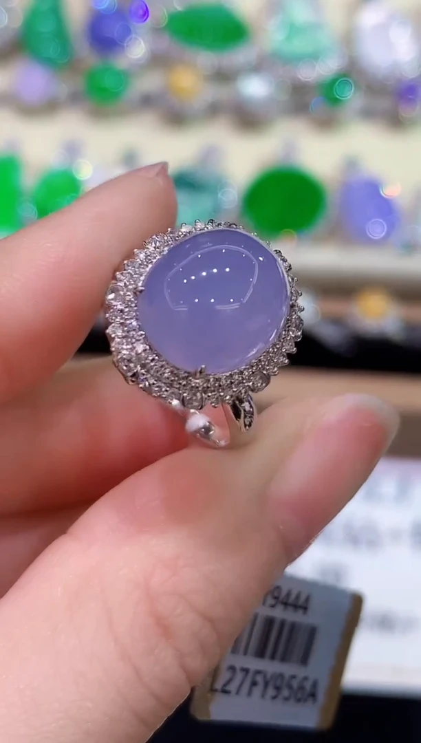 18K金镶嵌戒指翡翠TT多样性发其一