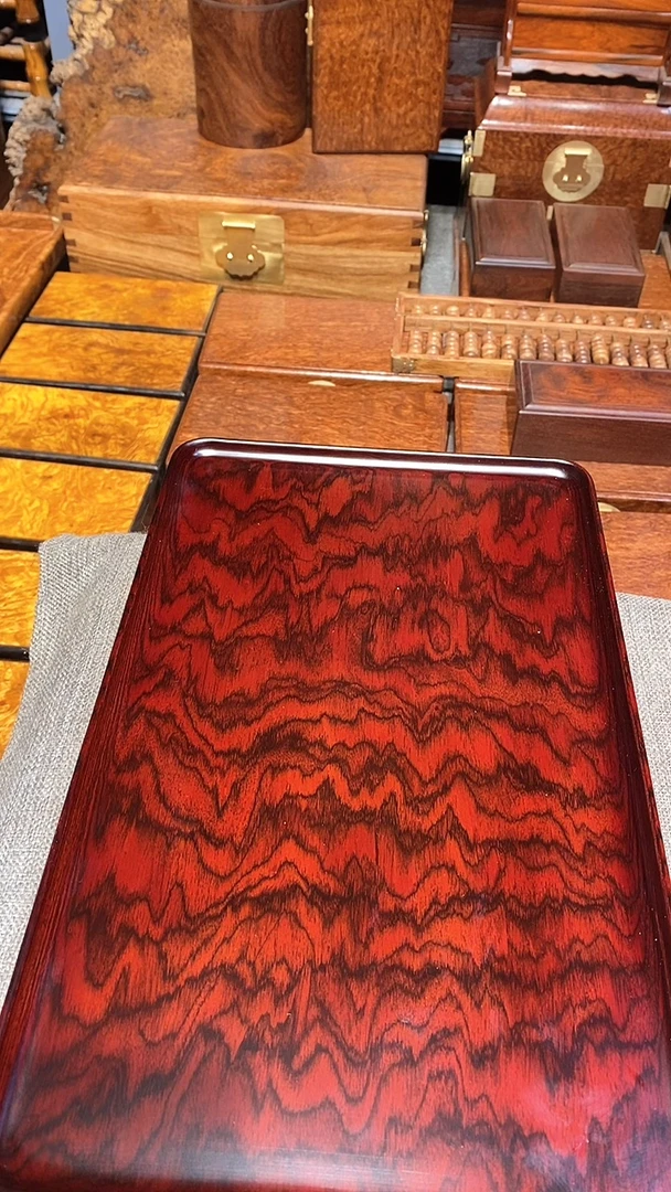 红酸枝木类大茶盘一个