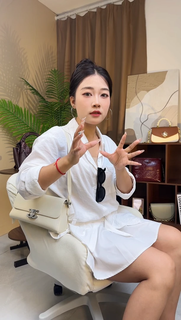 牛皮（革）白色单肩轻奢女包