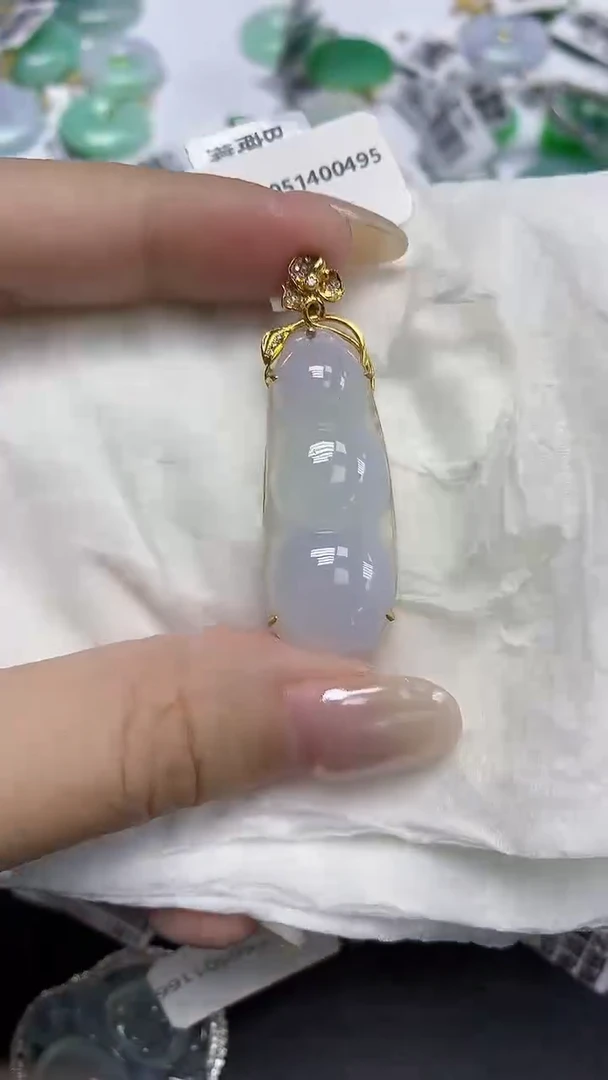 翡翠18K金镶嵌颈饰天然缅甸翡翠A货