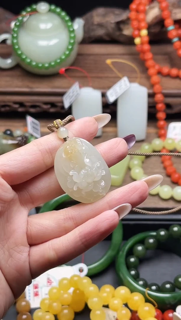 吊坠(不含链)未镶嵌和田玉青海青白 花开富贵9014613