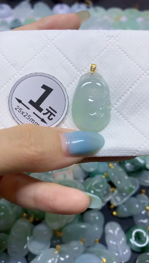 翡翠18K金镶嵌颈饰天然翡翠A货