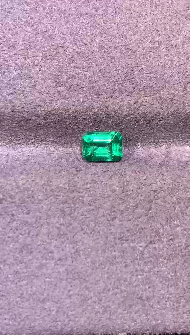 裸石祖母绿0.59ct赞比亚VVG极微油VB吉尔德