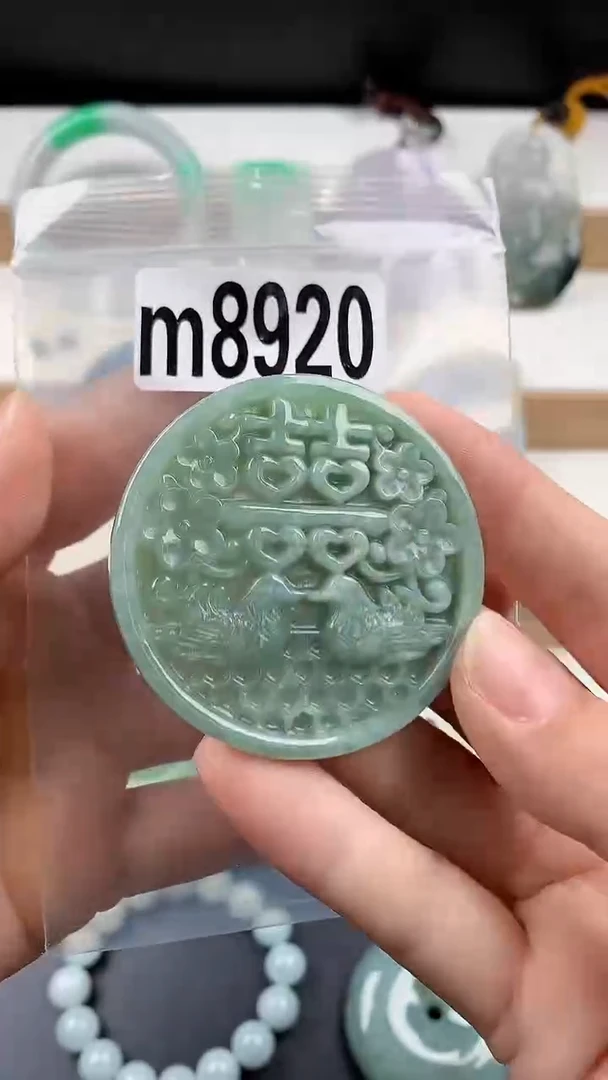 颈饰未镶嵌翡翠天然翡翠吊坠挂件