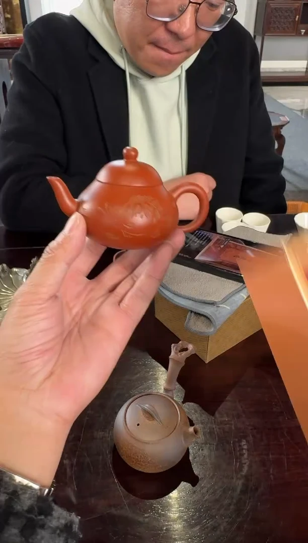 【闪购商品】潮州手刻鱼纹矮梨壶（预售）