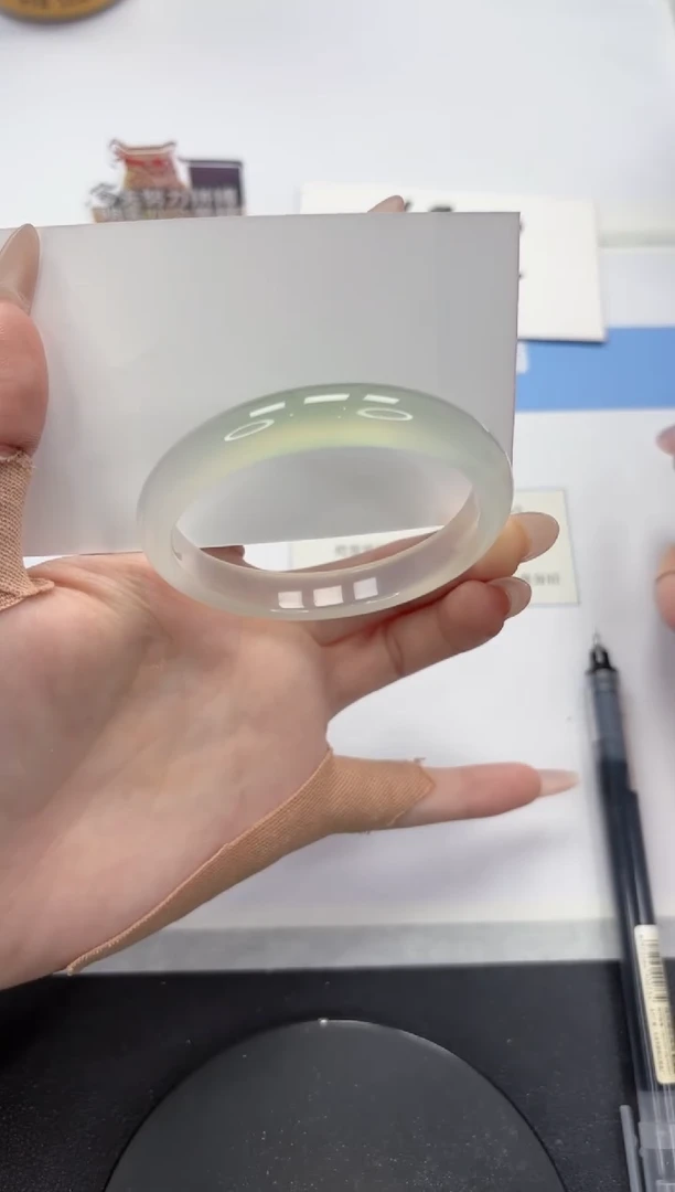 【闪购商品】石英质玉手镯未镶嵌A188-54.8