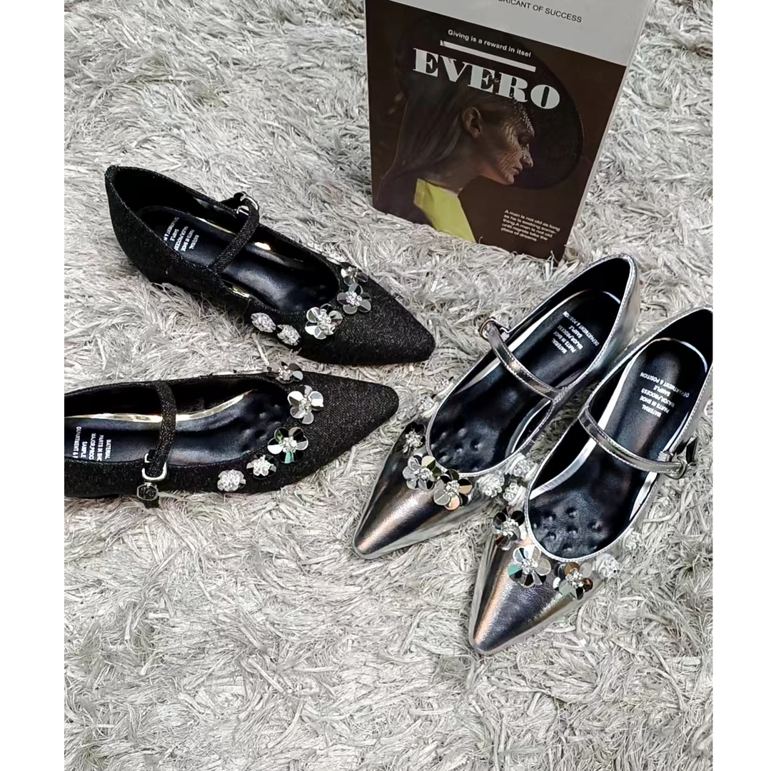 2025春季新品尖头闪片内增高气质博主风百搭一字带时装单鞋2810