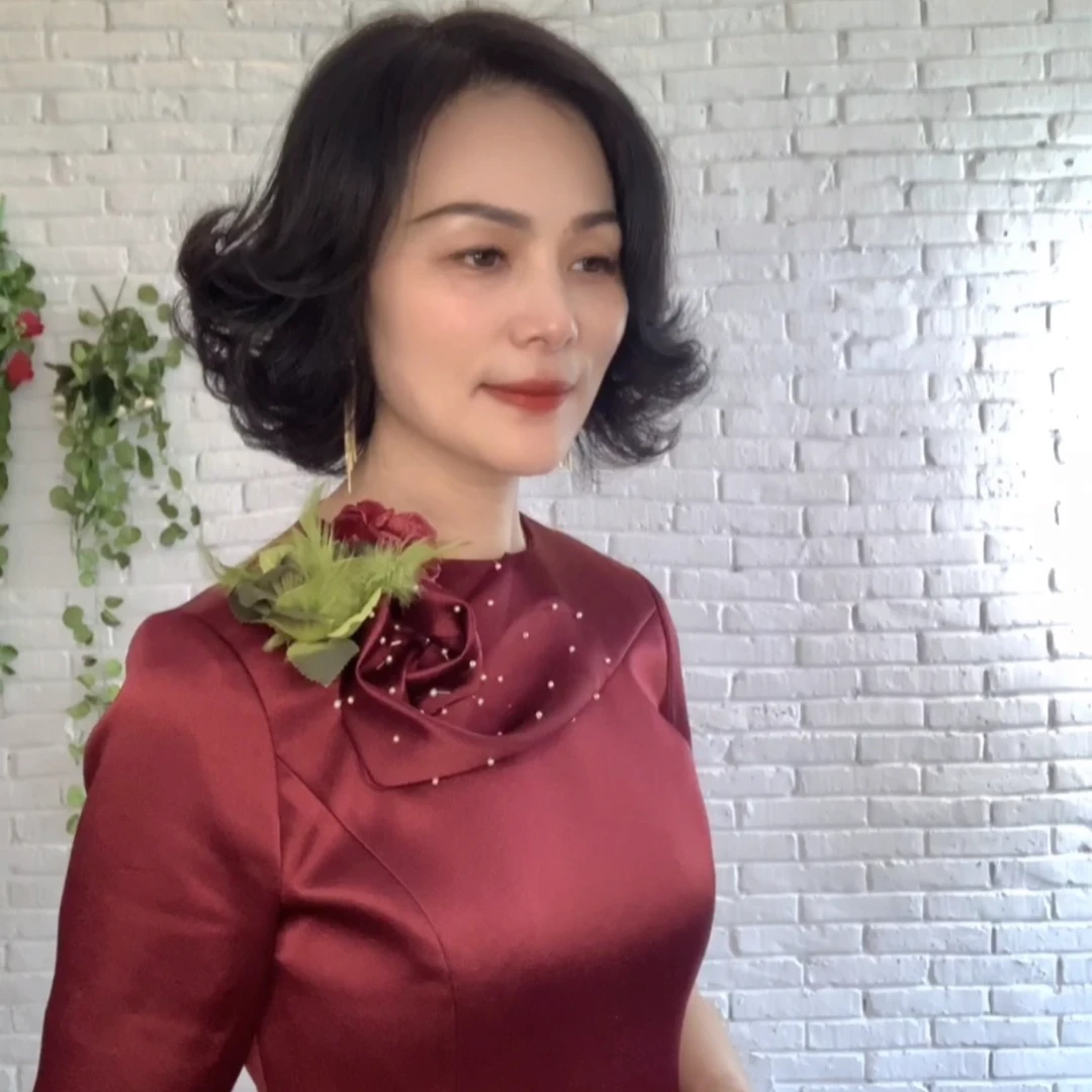 DH215态态喜妈妈高端定制轻奢礼服