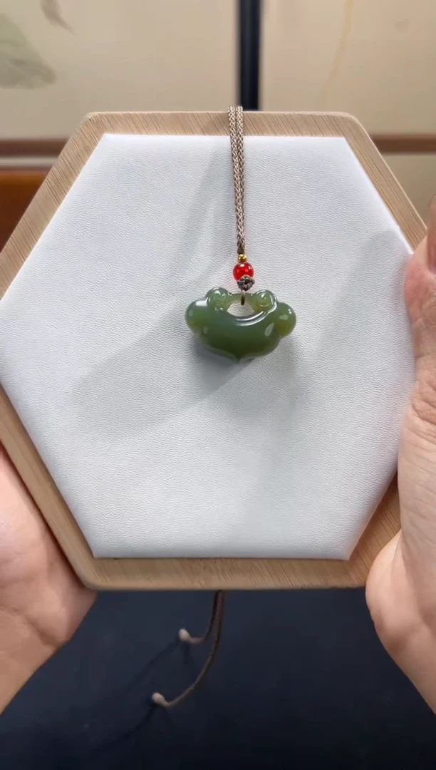 吊坠(不含链)未镶嵌和田玉21.6x32x11.9