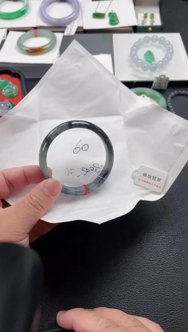 【闪购商品】翡翠手镯未镶嵌60正圈 有纹裂