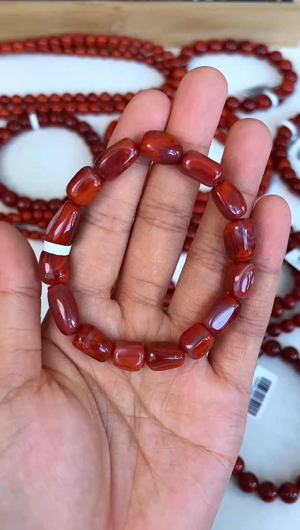 手串未镶嵌南红玛瑙瓦西双锦红随型单圈【微瑕】A12