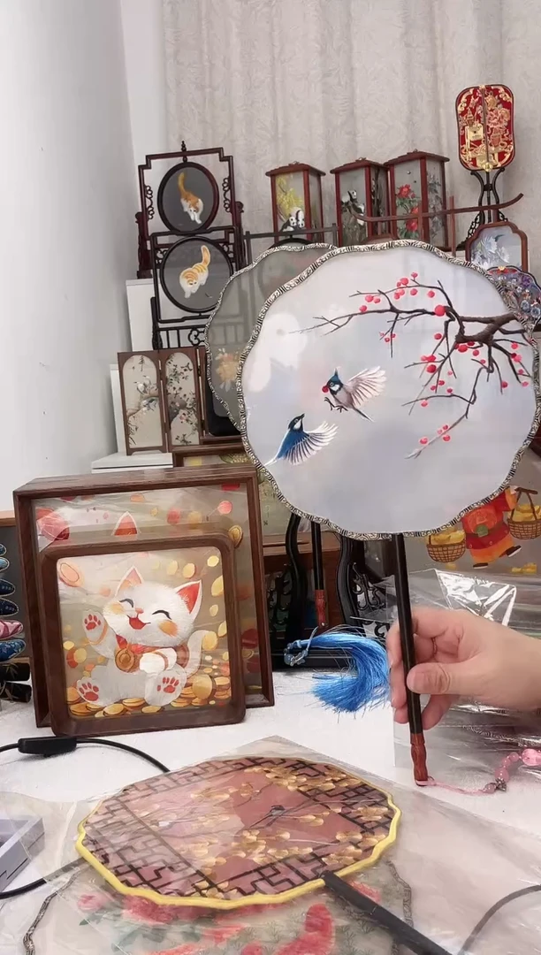 扇子苏绣作品手工团扇