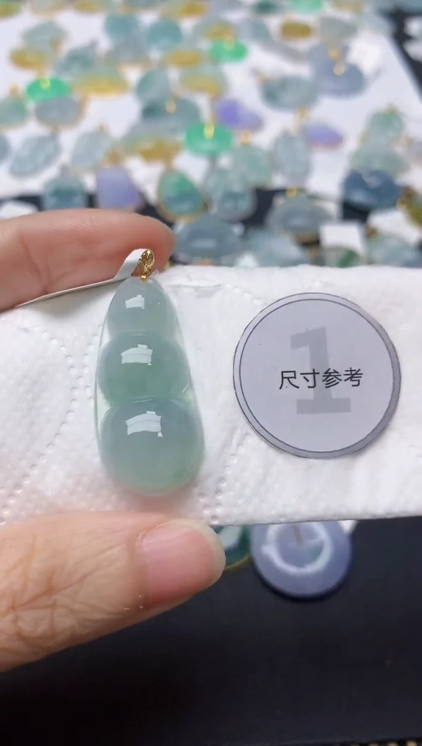 翡翠18K金镶嵌颈饰天然缅甸A货翡翠
