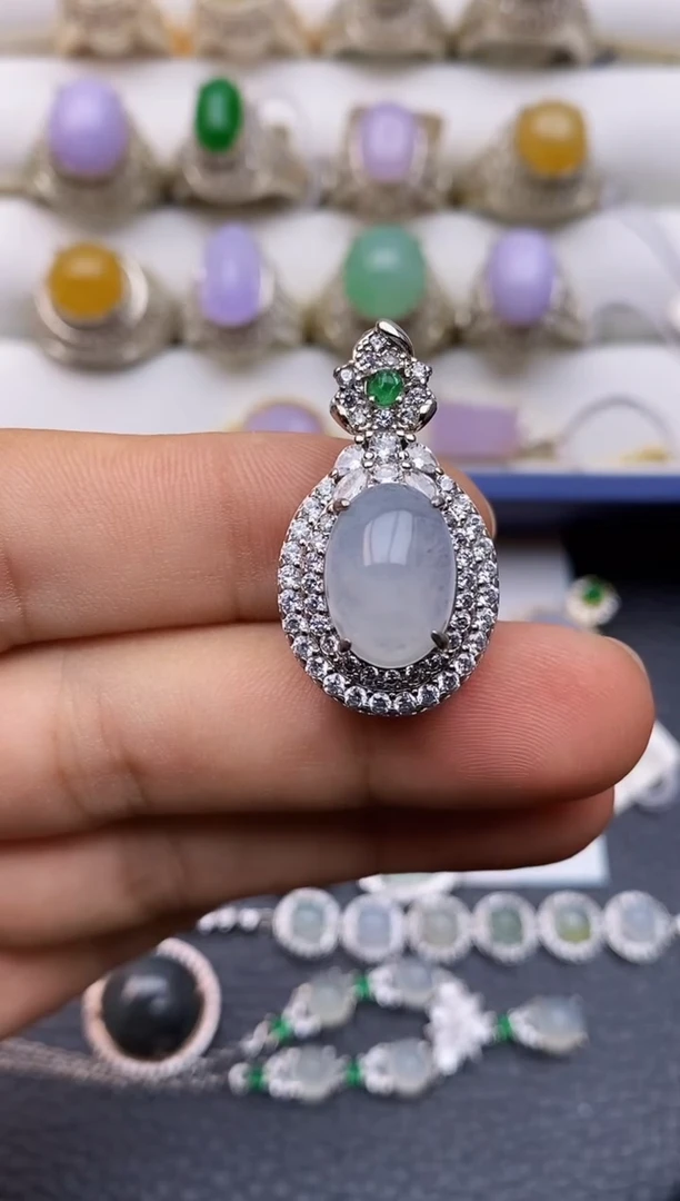 翡翠未镶嵌颈饰福利0002