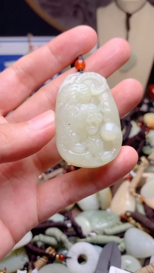 和田玉未镶嵌颈饰1