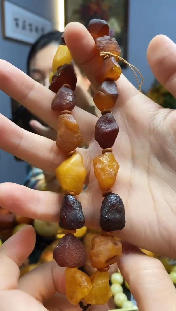 手串琥珀未镶嵌手持