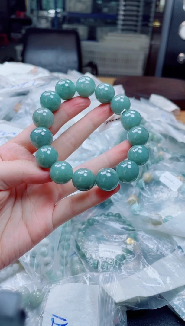 定制翡翠未镶嵌珠串