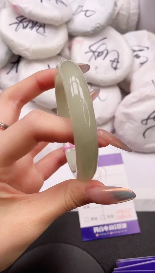 【闪购商品】石英质玉手镯未镶嵌25K277-59