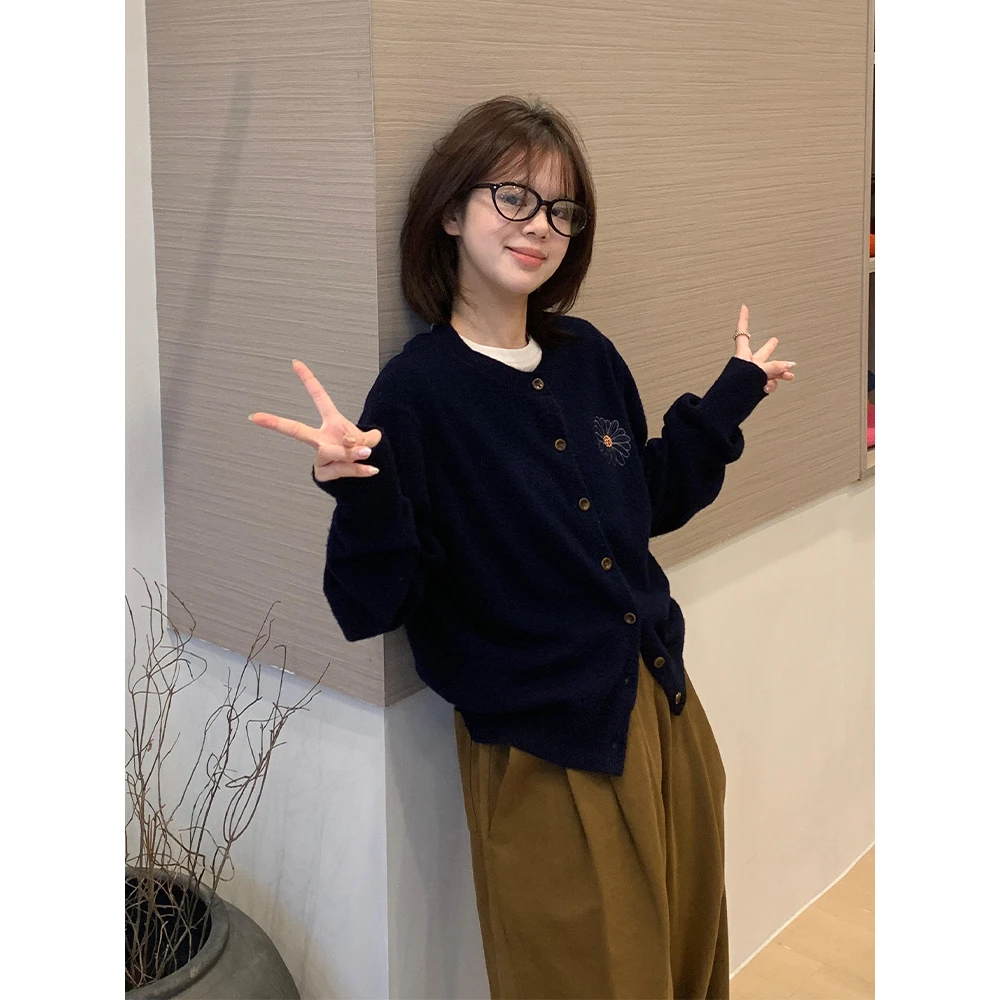 早秋慵懒风穿搭藏蓝色毛衣开衫外套女春秋款小个子外搭针织衫上衣