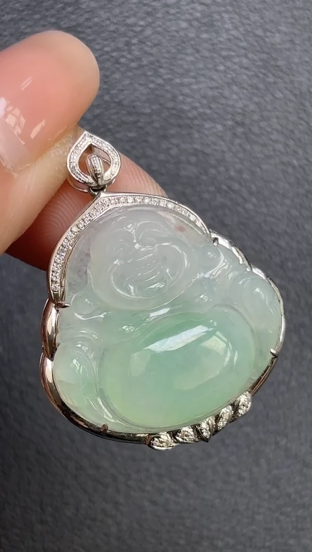 颈饰18K金镶嵌翡翠佛公